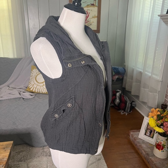 Mono Reno hood zipper button vest - Picture 2 of 6